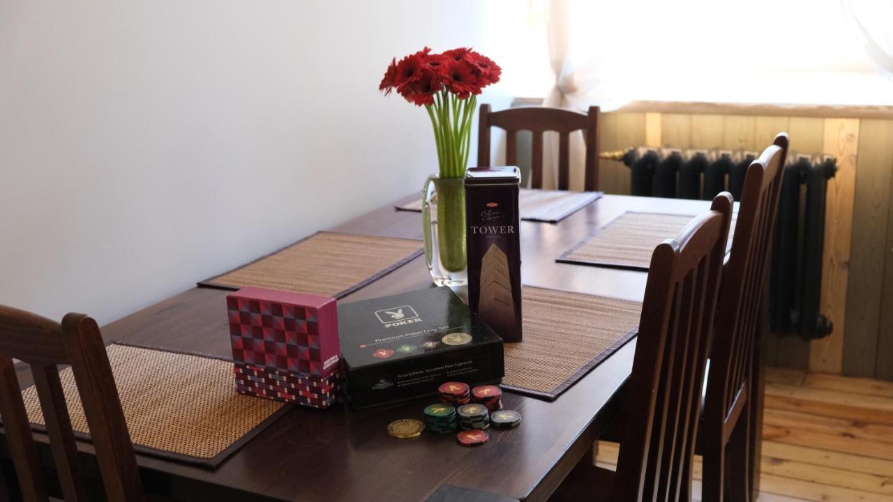 Historic Apartment With Wooden Floors In The Hearth Of Old-Town ريغا المظهر الخارجي الصورة